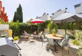 Tavira – Semi-detached 3-bedroom villa with ocean view roof terrace, private garage and garden