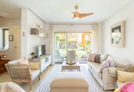 Tavira – Semi-detached 3-bedroom villa with ocean view roof terrace, private garage and garden