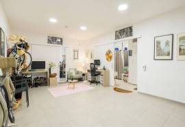Tavira – Semi-detached 3-bedroom villa with ocean view roof terrace, private garage and garden