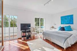 Tavira – Spacious 5-bedroom villa with basement