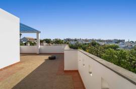 Tavira – Spacious 5-bedroom villa with basement