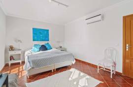 Tavira – Spacious 5-bedroom villa with basement