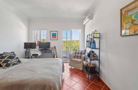 Tavira – Spacious 5-bedroom villa with basement