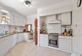 Carvoeiro - 4-bedroom villa, easy walking distance to Carvoeiro with sea views