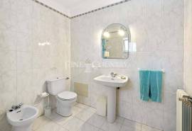 Carvoeiro - 4-bedroom villa, easy walking distance to Carvoeiro with sea views