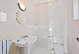 Carvoeiro - 4-bedroom villa, easy walking distance to Carvoeiro with sea views