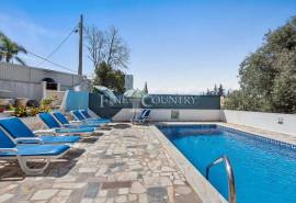Carvoeiro - 4-bedroom villa, easy walking distance to Carvoeiro with sea views