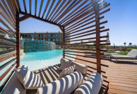 Quarteira, Forte Novo – new 2-bedroom top-floor apartment with sea views
