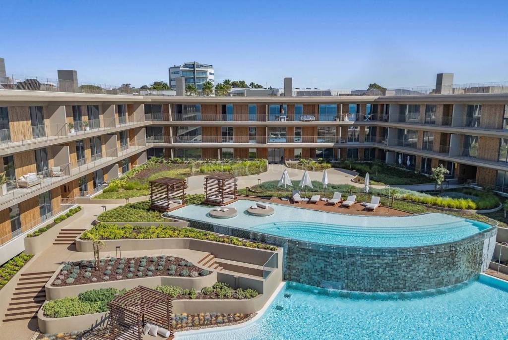 Quarteira, Forte Novo – new 2-bedroom top-floor apartment with sea views