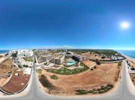 Quarteira, Forte Novo – 2-bedroom apartment with pool and sea view