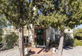 Tavira – One-of-a-kind 4-bedroom villa with breathtaking nature views and pool