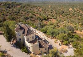 Tavira – One-of-a-kind 4-bedroom villa with breathtaking nature views and pool