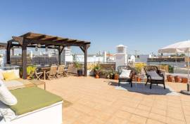 Tavira - 3-Bedroom renovated apartment with private sea-view rooftop terrace