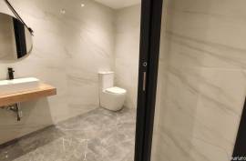 Modern and functional office for sale, ideal for your business.