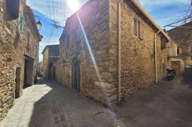 Beautiful Stone House With 177 M2 Of Living Space, Courtyard And Terrace.