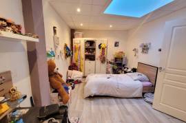 Beautiful Stone House With 177 M2 Of Living Space, Courtyard And Terrace.