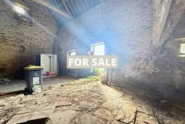Detached Country House with Attached Barn