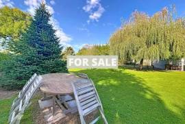 Detached Country House with Garden and Lake
