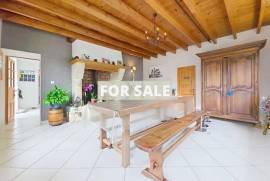 Detached Country House with Outbuilding
