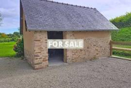 Detached Country House with Outbuilding