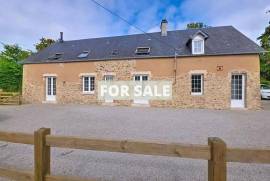 Detached Country House with Outbuilding