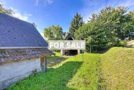 Detached Country House with Outbuilding