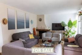 Stunning Detached Villa with Landscaped Gardens