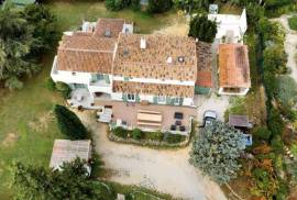 Stunning Detached Villa with Landscaped Gardens