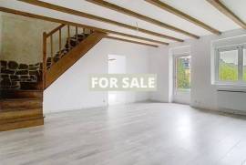 Detached Country House with Attached Outbuilding