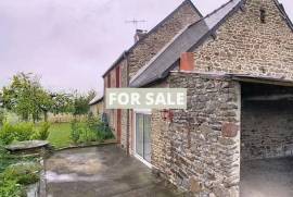 Detached Country House with Attached Outbuilding
