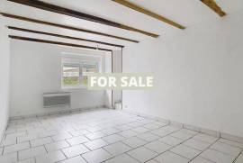 Detached Country House with Attached Outbuilding