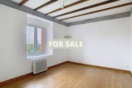 Detached Country House with Attached Outbuilding