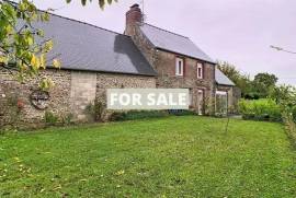 Detached Country House with Attached Outbuilding