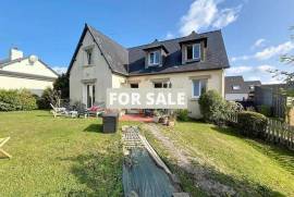 Detached House with Character and Mature Garden