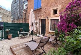 Former Vine-Growers House With Garage, Terraces And Courtyard