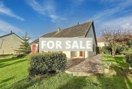 Detached Coastal House with Landscaped Garden