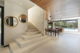 Villa Solana: Modern Luxury Steps from Playa Mansita in Hacienda Pinilla