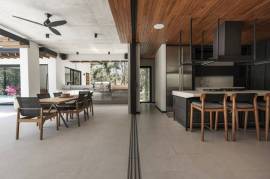 Villa Solana: Modern Luxury Steps from Playa Mansita in Hacienda Pinilla