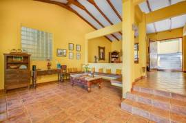 Casa Marazul: Ocean-View 5-Bedroom Home with Guest House & Infinity Pool near Playa Prieta