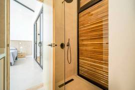 Casa Cenizaro: Elegant 4-Bed Tropical Retreat with Pool in Surfside, Potrero
