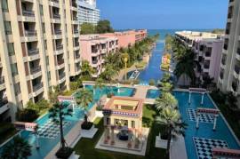 Stunning 3 Bed Condo with Sea and Pool View in town