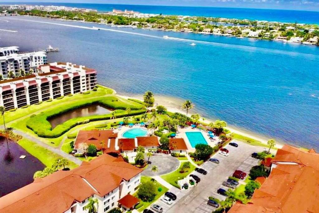 7030 Half Moon Circle 121, Hypoluxo, FL 33462