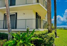 7030 Half Moon Circle 121, Hypoluxo, FL 33462
