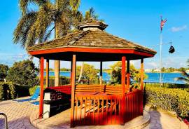 7030 Half Moon Circle 121, Hypoluxo, FL 33462