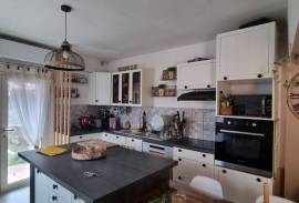 5 room, 95m2 House for sale in Le bosc - 205 000 € *