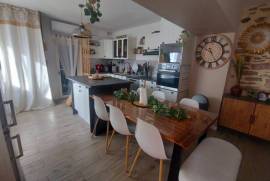 5 room, 95m2 House for sale in Le bosc - 205 000 € *