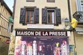 IMMEUBLE AVEC APPARTEMENT, LOCAL COMMERCIAL ET CAVE