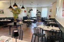 Fonds de commerce, terrasse, jardin, parking