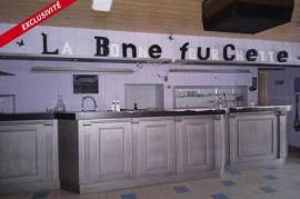 Ensemble immobilier 268 m² environ sur 1159 m² de terrain