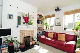 To Rent - Kimber Road, Southfields, SW18 - £1,350 pcm    Tenancy Info